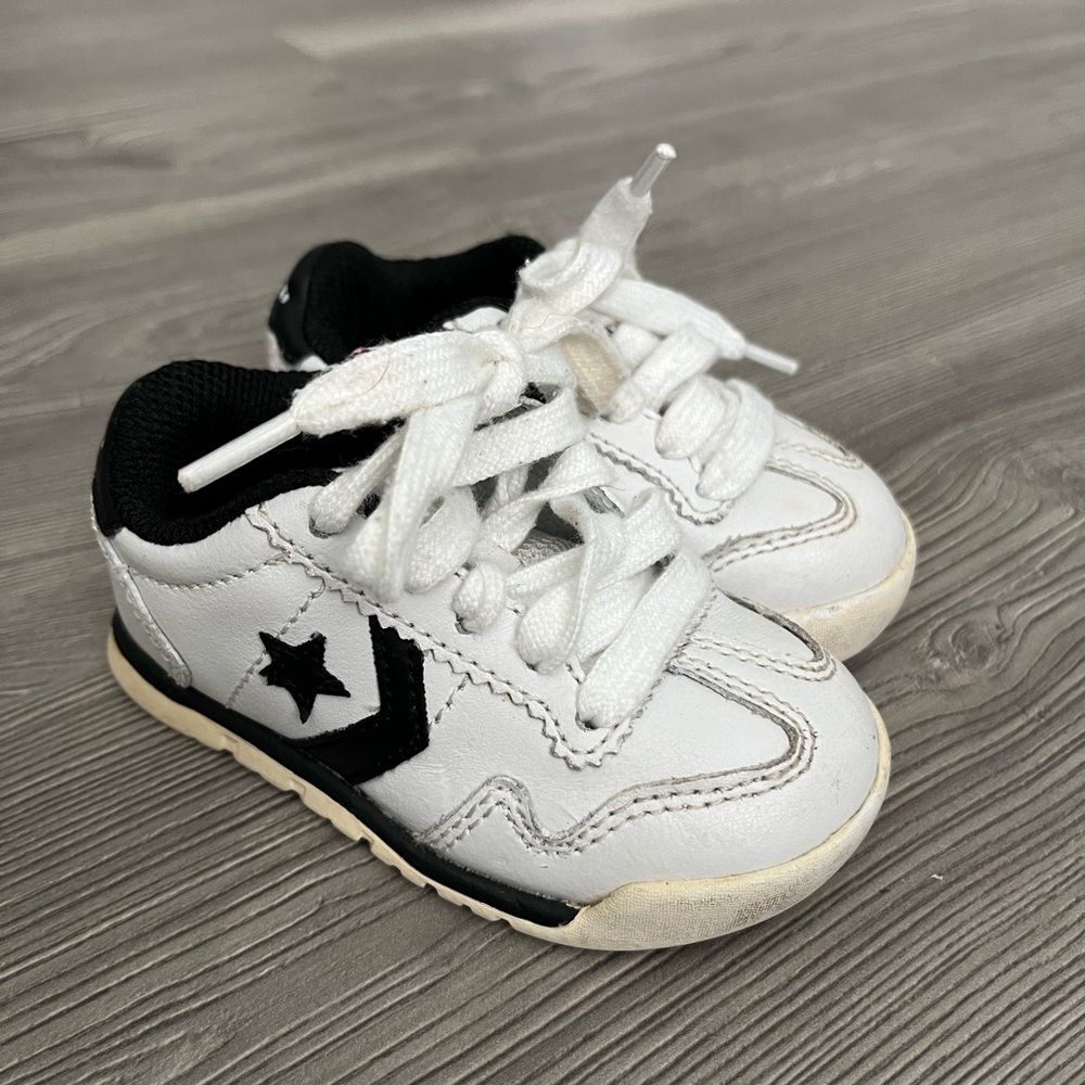 Leather Converse shoes baby boy/toddler boy size 5